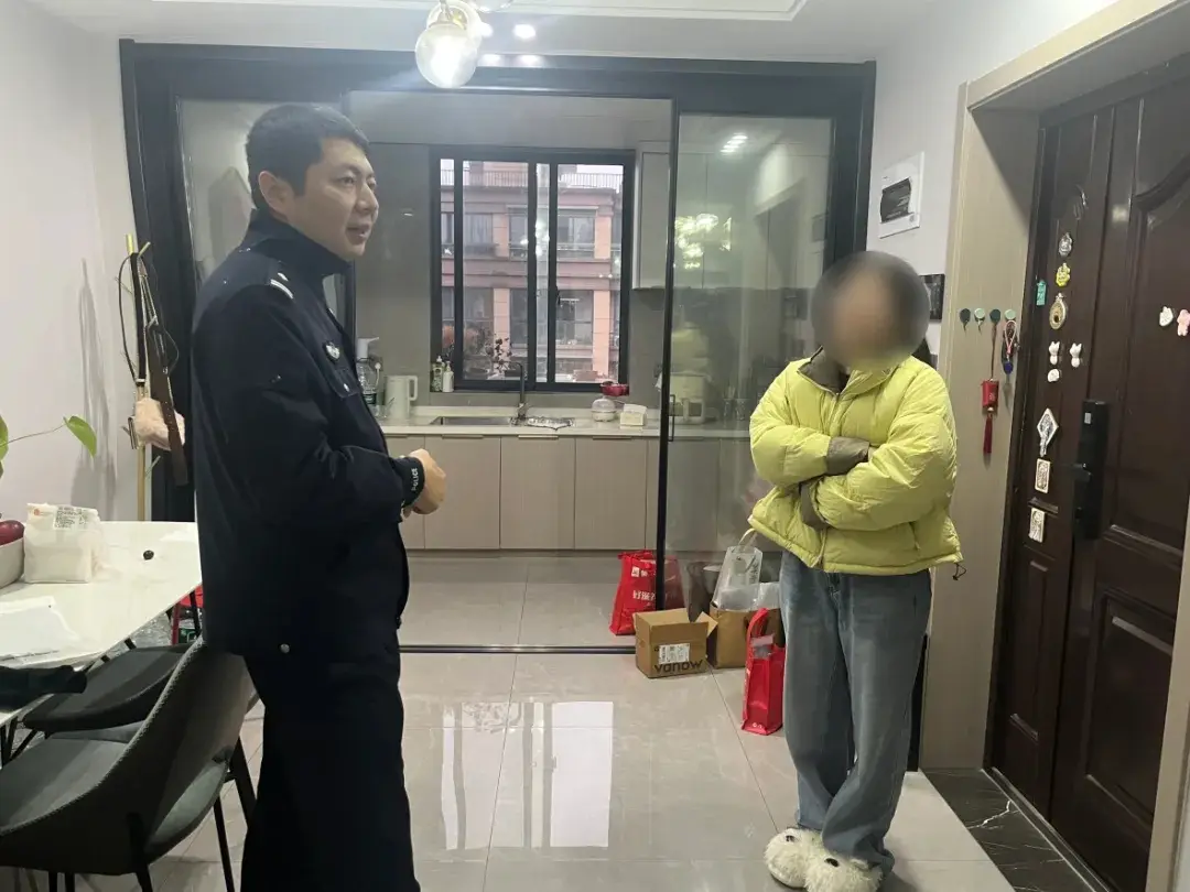 舊鞋里發(fā)現(xiàn)400克黃金？浙江一快遞小哥這波操作絕了！