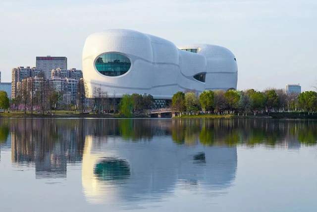 原創(chuàng)“氣泡”敗給“祥云”？中國動漫博物館的設(shè)計之爭，網(wǎng)友吵翻了