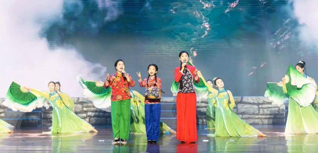 原創(chuàng)沂蒙精神代代傳｜臨沂職業(yè)學(xué)院大學(xué)生藝術(shù)團(tuán)參與宣講活動臨沂市兩會專場