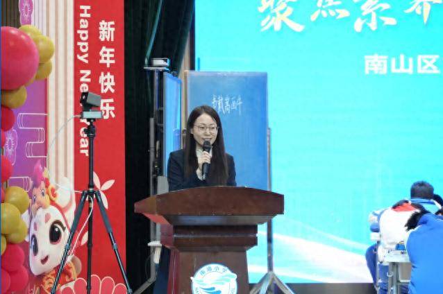 南山區(qū)“素養(yǎng)課堂”共同體第六小組研討活動在南油小學召開