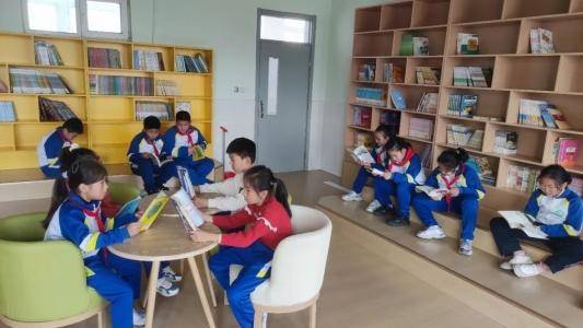 淄博市博山區(qū)四十畝地小學(xué)：閱讀啟心智 星火向未來