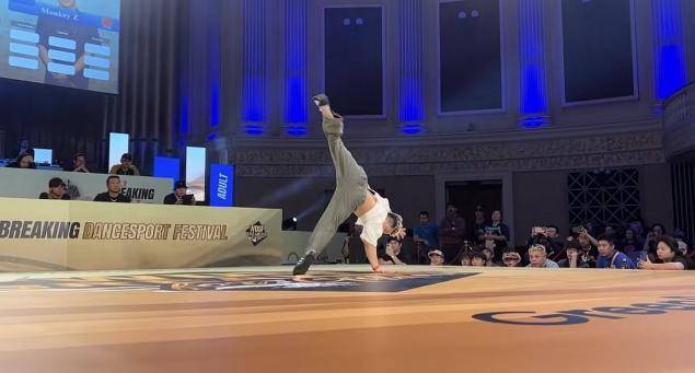 2比1戰(zhàn)勝日本名將！湖北健兒王瑞苗勇奪世界霹靂舞體育舞蹈節(jié)冠軍