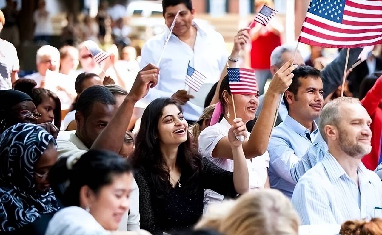 原創(chuàng)美國華裔二代坦言，看到中國發(fā)展這么好，父輩移民已經(jīng)破防了