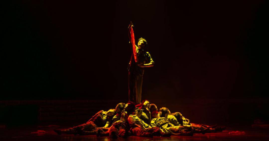 原創(chuàng)沂蒙精神代代傳｜臨沂職業(yè)學(xué)院大學(xué)生藝術(shù)團(tuán)參與宣講活動臨沂市兩會專場