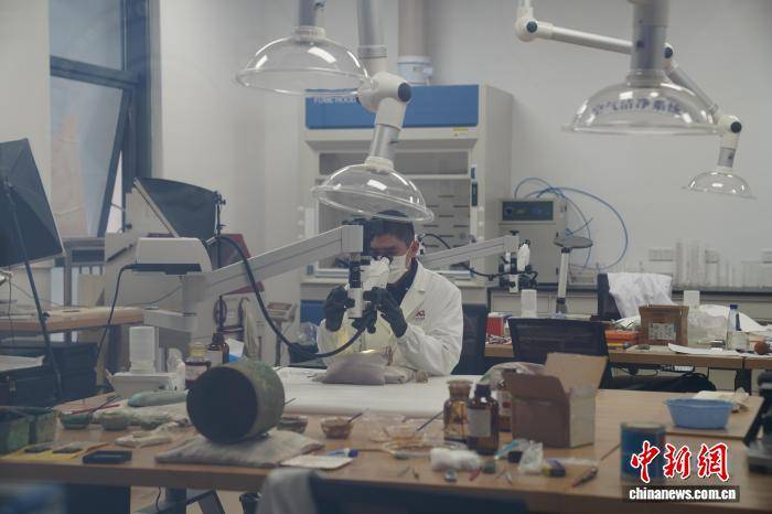 科技“診脈”匠心“續(xù)命” 廣西博物館揭秘文物“復(fù)活”術(shù)