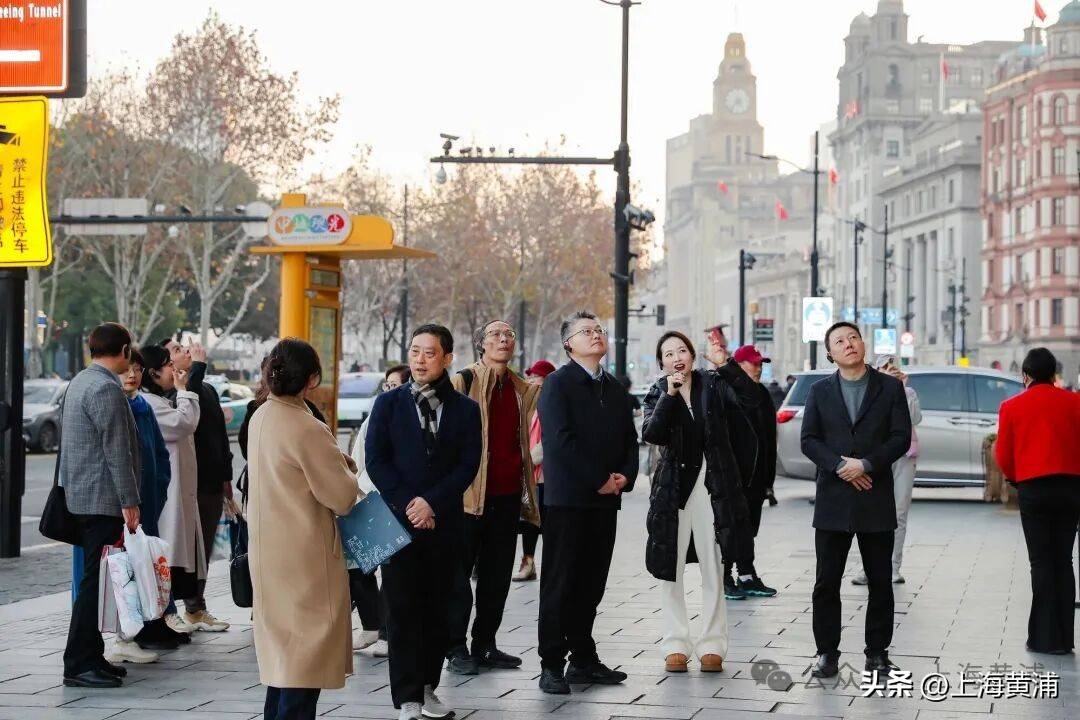 外灘露臺(tái)詩歌季，以詩為媒歌唱城市精神