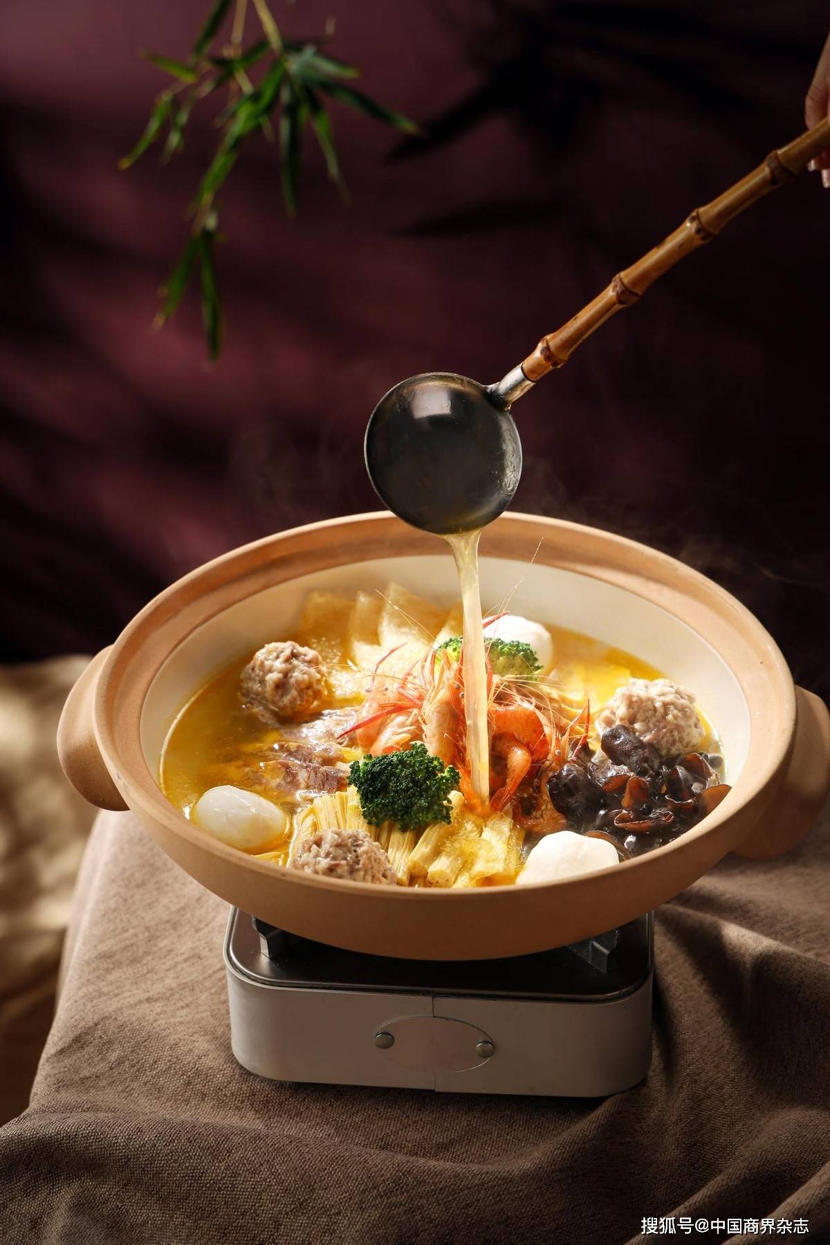 大眾點(diǎn)評(píng)2025年紹興美食“三榜王”揭曉！尋寶記憑啥穩(wěn)拿三冠？