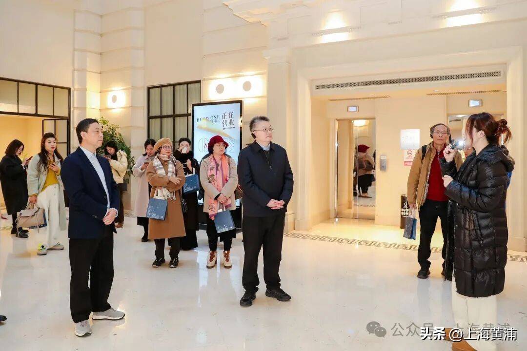 外灘露臺(tái)詩歌季，以詩為媒歌唱城市精神