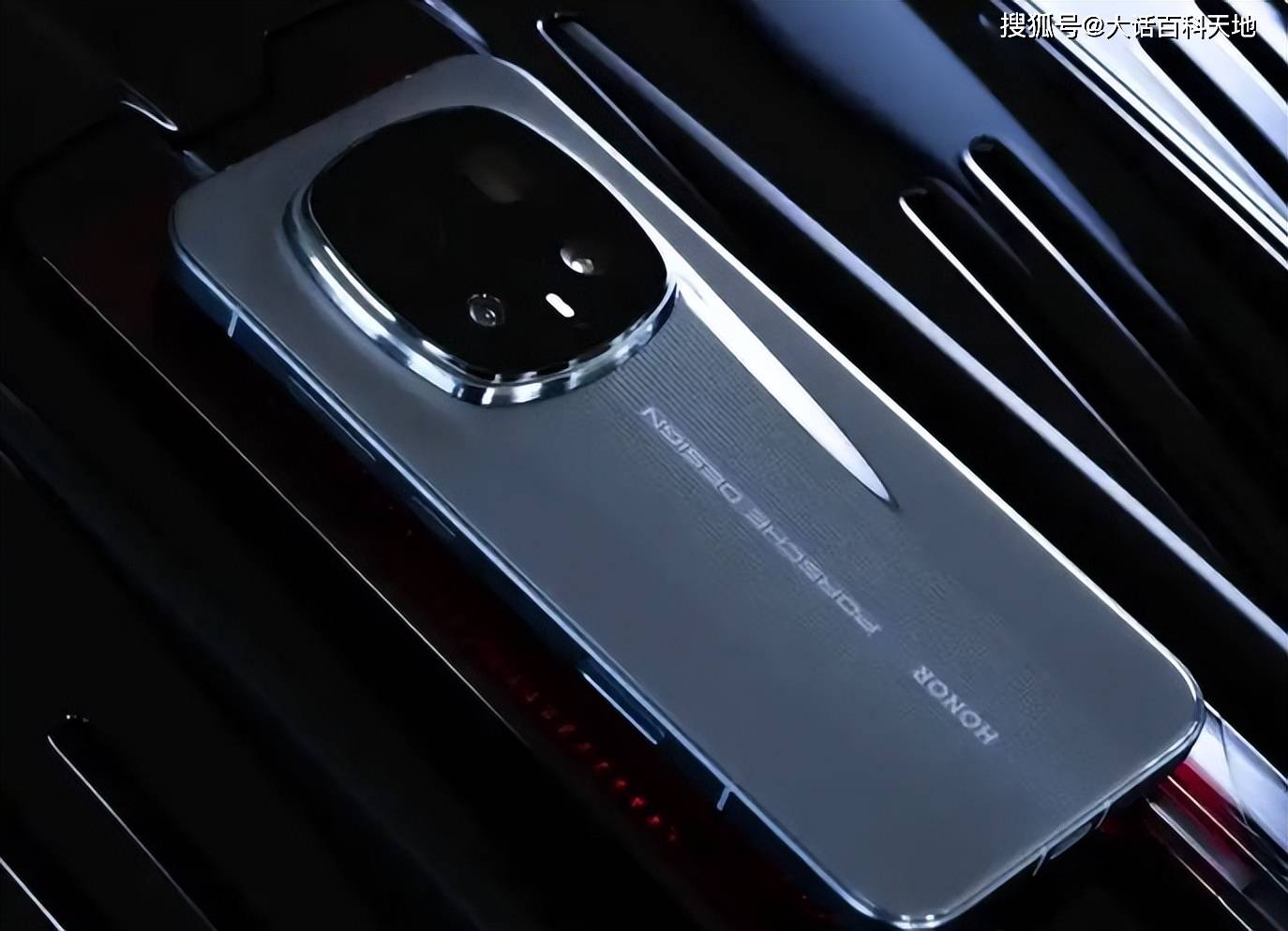 原創(chuàng)榮耀Magic8RSR保時捷設計，7999元起的奢華科技旗艦