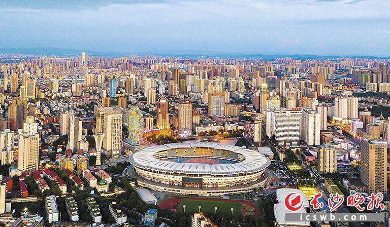 從《年會(huì)2》到《改邪歸正》，越來(lái)越多的影視作品青睞“鏡頭里的長(zhǎng)沙”