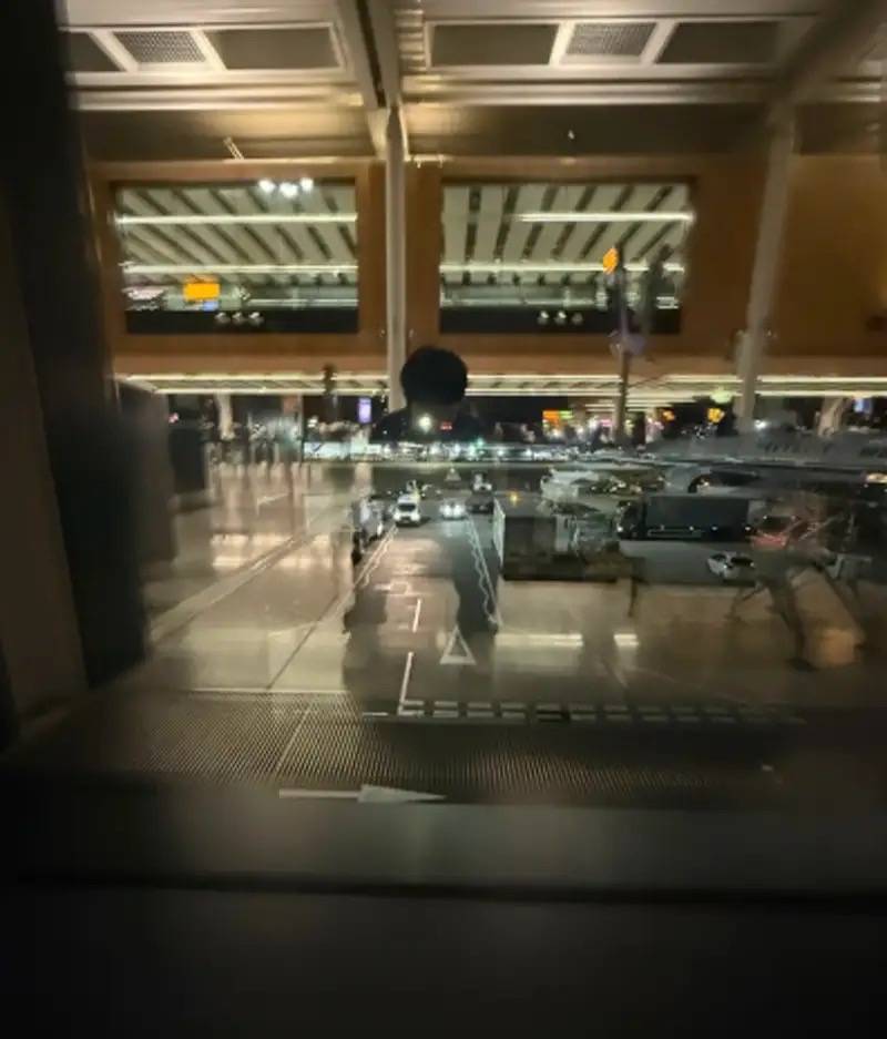 原創(chuàng)胡可14歲兒子曬留學(xué)生活，住60平套房有兩面墻衣柜，吃火雞面解饞