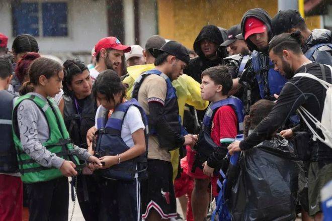 原創(chuàng)委內(nèi)瑞拉代理總統(tǒng)將訪問美國破冰，海外800萬移民開始考慮回國