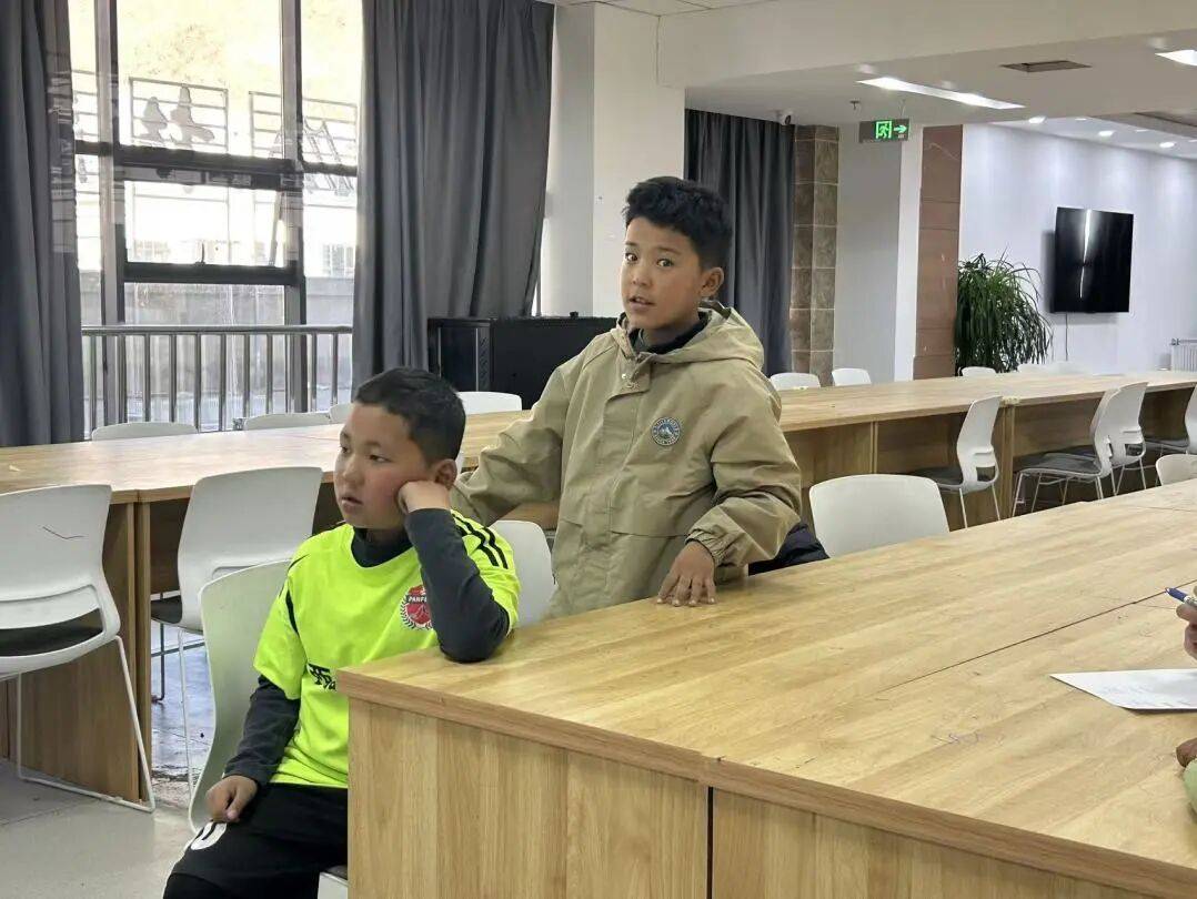 西藏拉薩市圖書館舉辦親子手工主題活動(dòng)