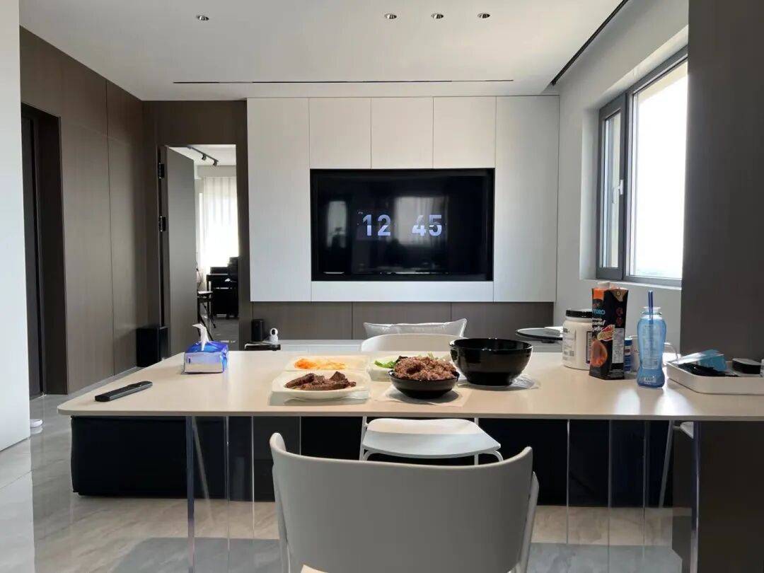 鶴崗「房產(chǎn)一哥」，轉(zhuǎn)行擦邊背后