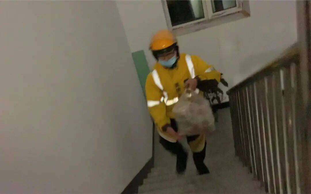 鶴崗「房產(chǎn)一哥」，轉(zhuǎn)行擦邊背后