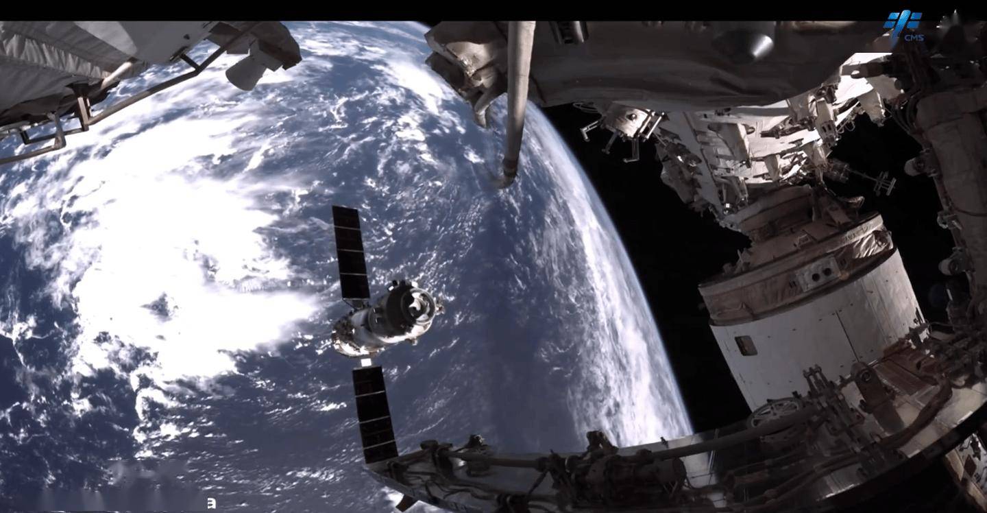 航天員變身“快遞員”，神舟二十一號(hào)乘組送別神舟二十號(hào)視頻公布