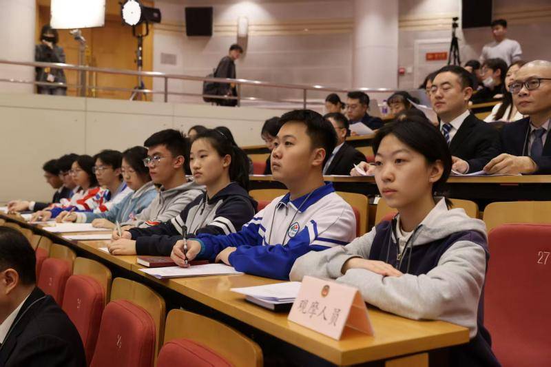 北京兩會(huì)｜大中小學(xué)思政課首次“搬進(jìn)”兩會(huì)現(xiàn)場(chǎng)