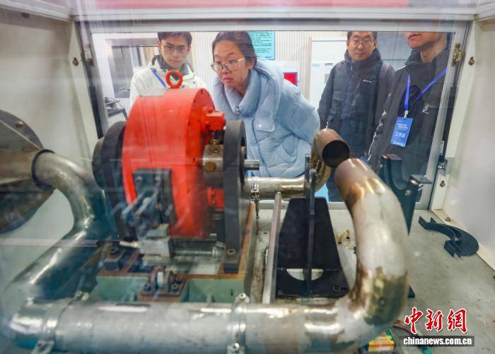 民眾走進(jìn)南京航空航天大學(xué)體驗(yàn)夢想與科技交匯之旅