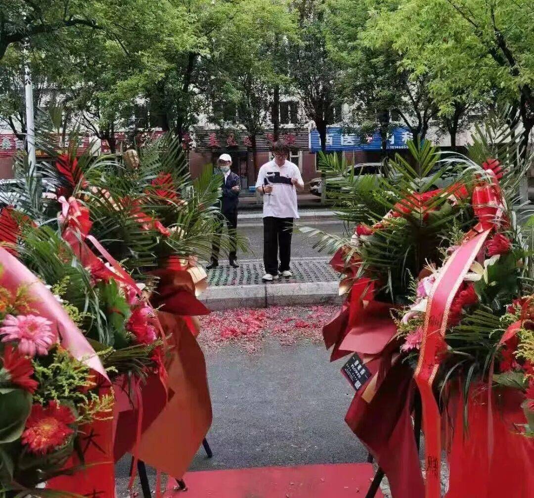 鶴崗「房產(chǎn)一哥」，轉(zhuǎn)行擦邊背后