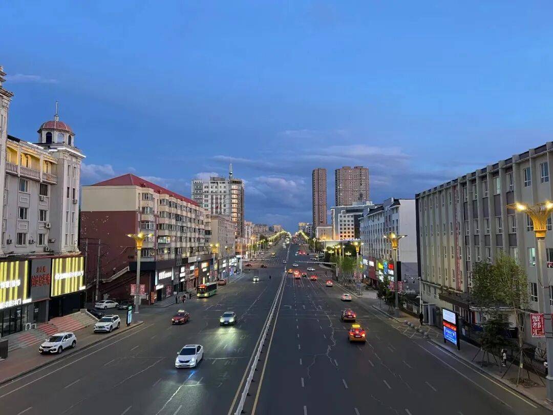 鶴崗「房產(chǎn)一哥」，轉(zhuǎn)行擦邊背后