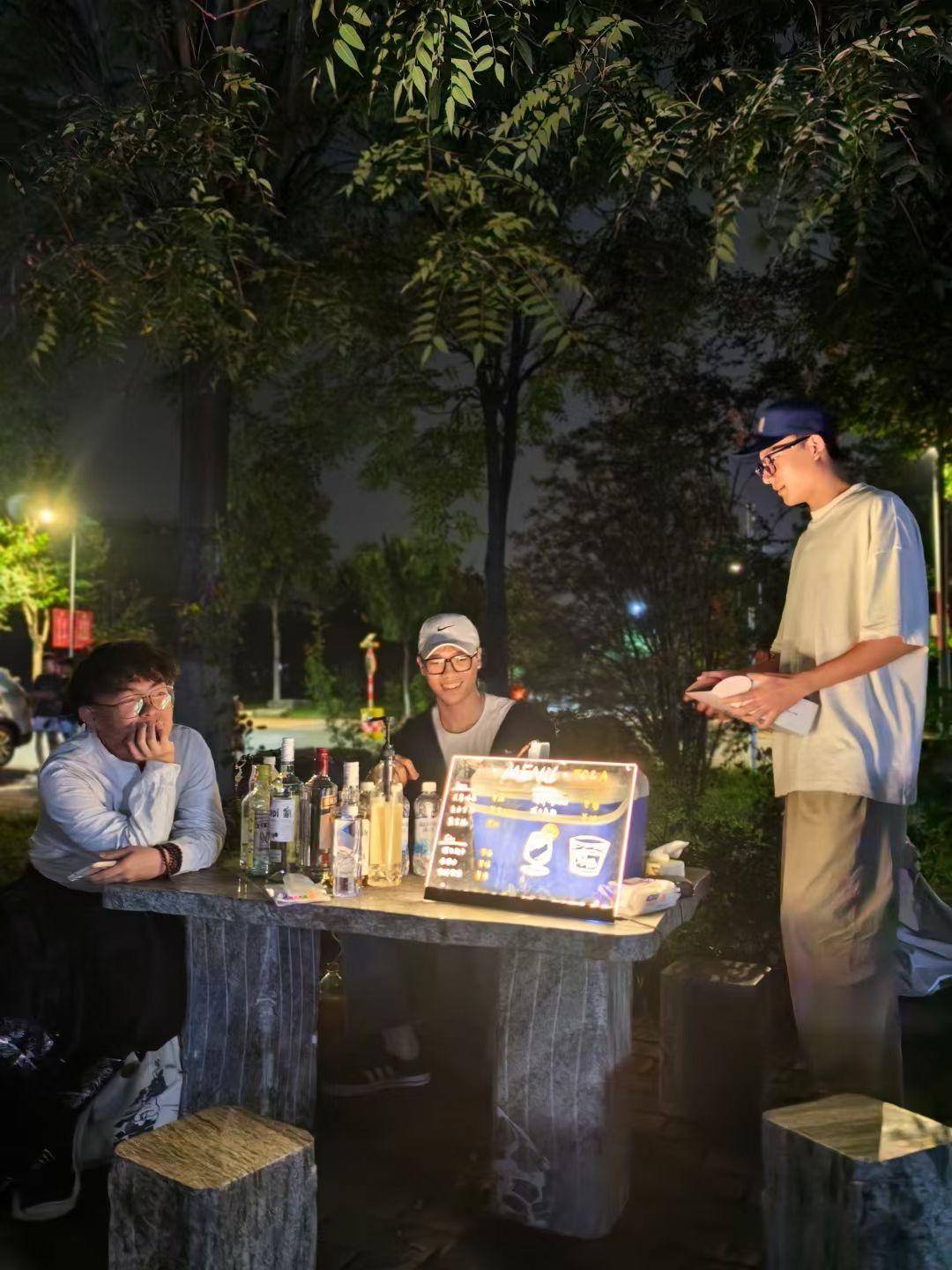 不只考公考研！這屆00后大學(xué)生，正在定義成長的“多選答案”