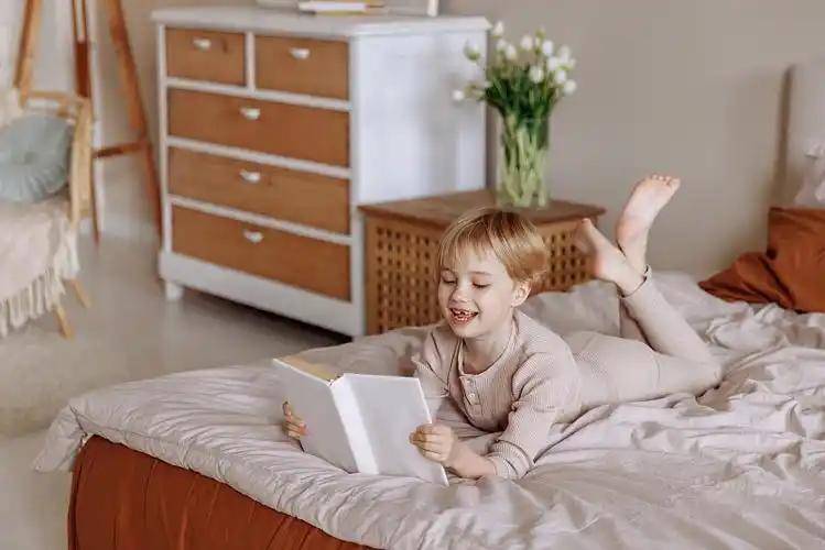 原創(chuàng)李玫瑾：愛看書的孩子很危險(xiǎn)！小學(xué)只盯學(xué)習(xí)不運(yùn)動(dòng)會(huì)毀了娃