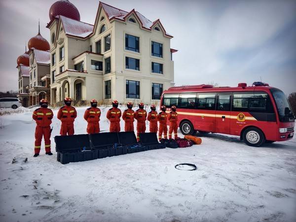 哈爾濱消防救援機動支隊護航亞布力冰雪旅游季