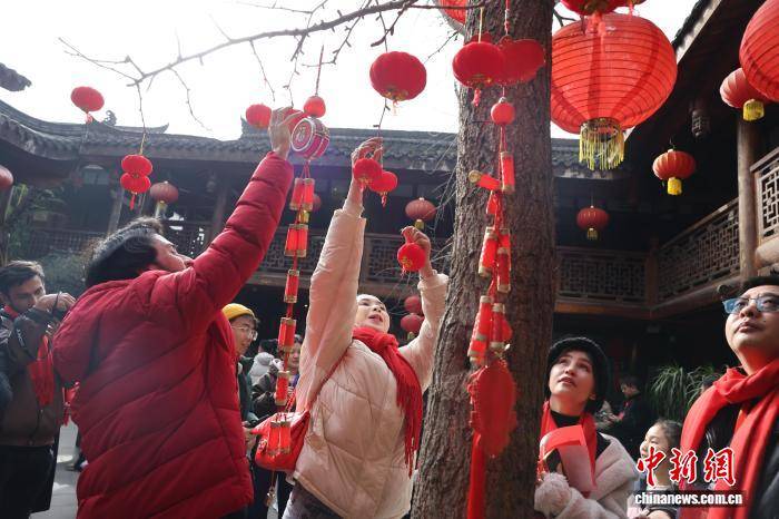 四川閬中：外籍留學生體驗春節(jié)文化