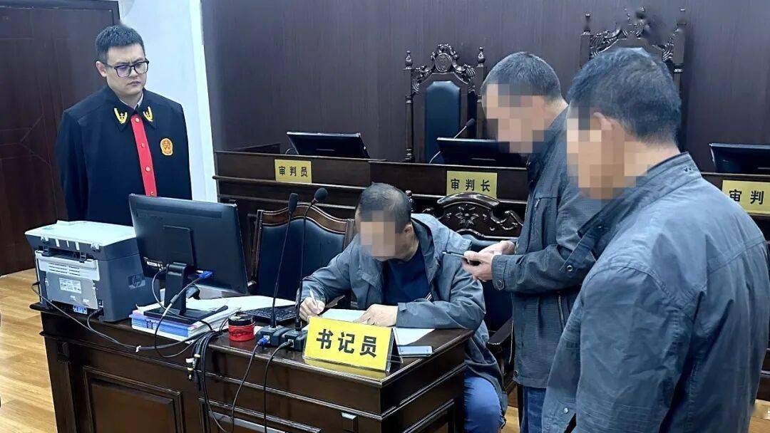 房子“泡湯”錢難追？法官巧解十年房產(chǎn)交付案