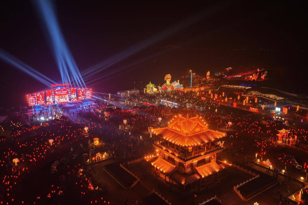 賞花燈、品美食、看表演……2026濟寧太白湖新春燈會開幕