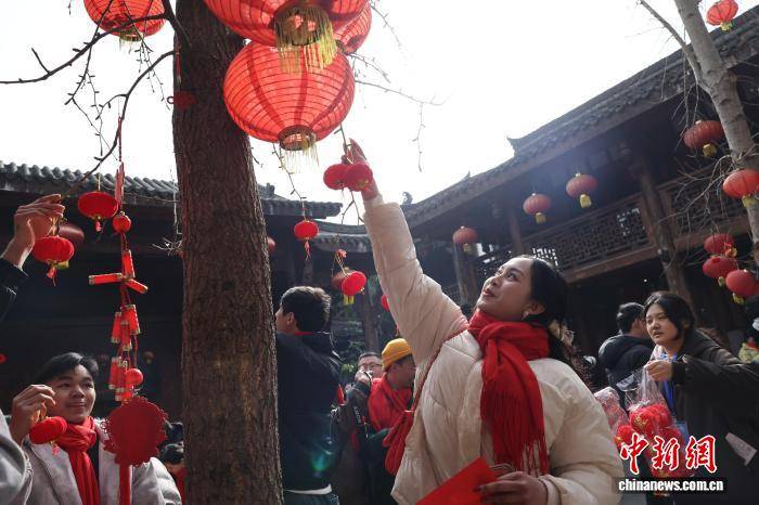 四川閬中：外籍留學生體驗春節(jié)文化