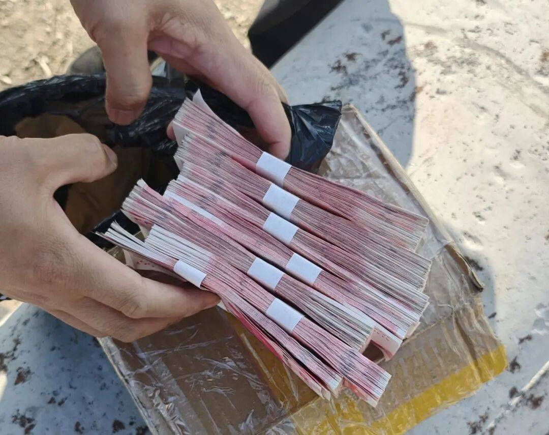 男子把6.5萬現(xiàn)金塞進水泥管，竟是為了投資？