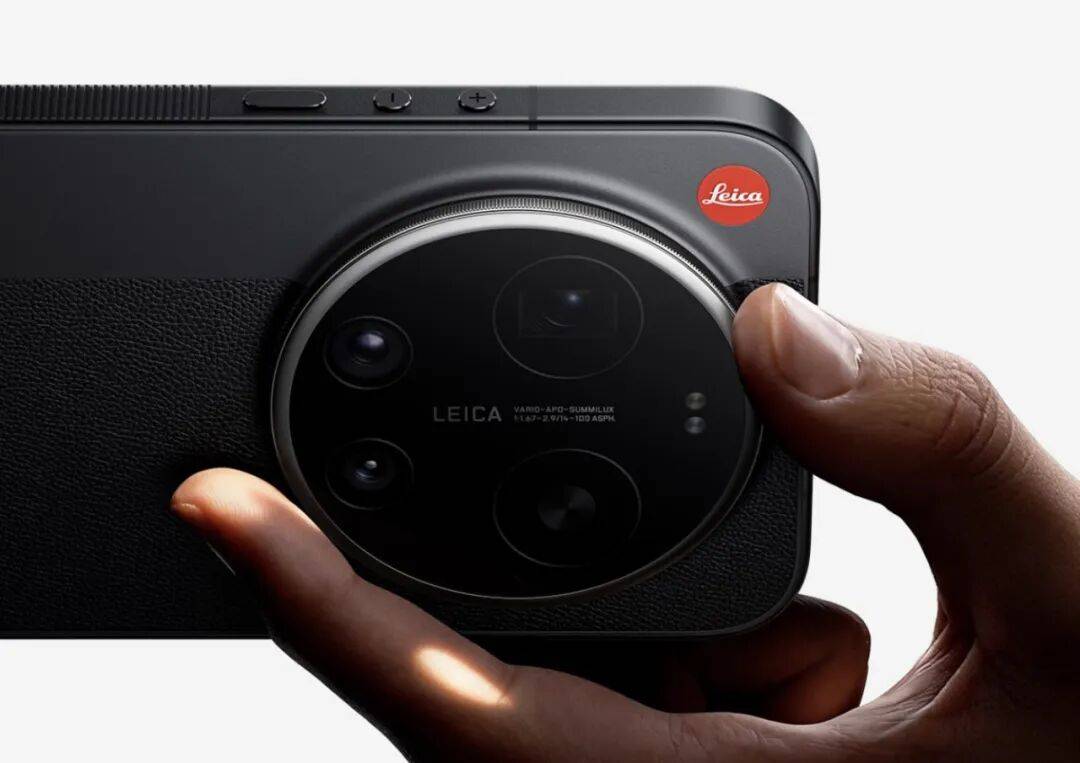 百年徠卡擺上貨架，小米的圓夢時刻來了