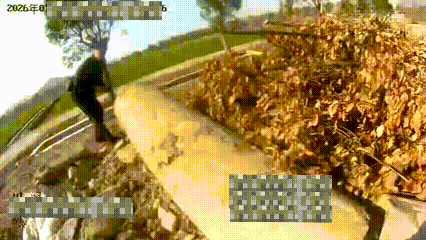 男子把6.5萬現(xiàn)金塞進水泥管，竟是為了投資？