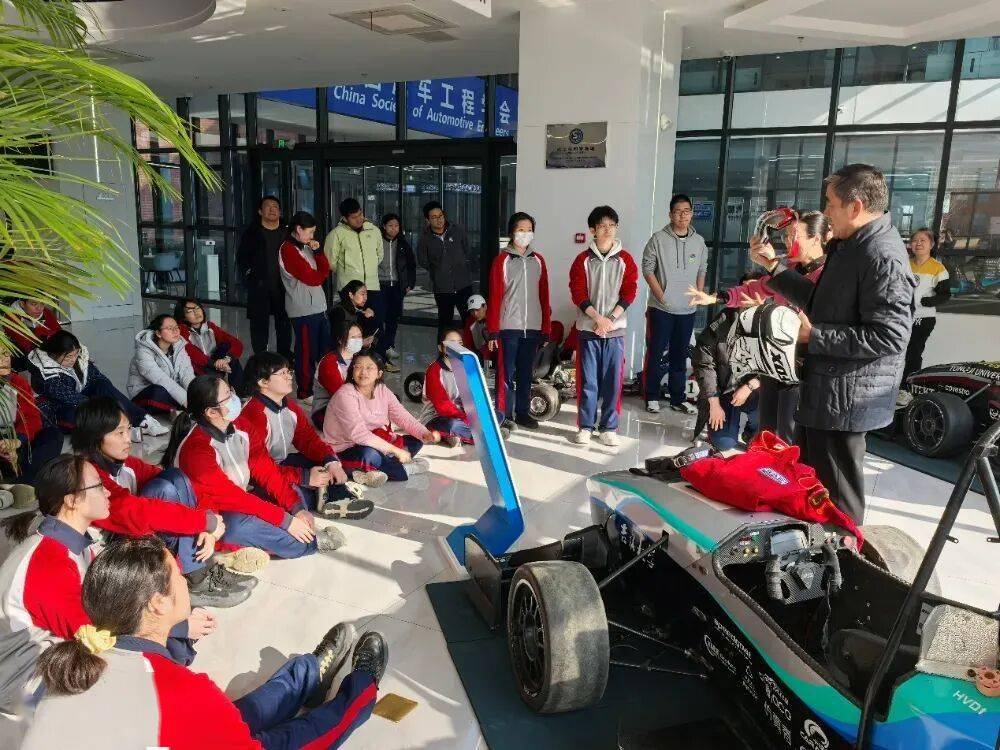 活動(dòng)動(dòng)態(tài)｜逐夢(mèng)科技 研學(xué)啟智-北京啟喑實(shí)驗(yàn)學(xué)校青少年公益汽車(chē)科技探秘之旅