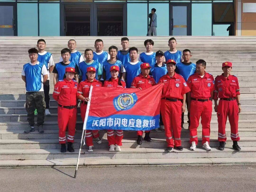 劇組拍攝時大學(xué)生群演為救人遇難