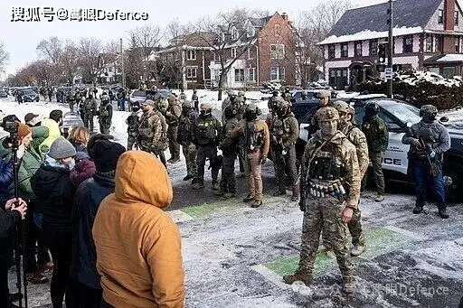 原創(chuàng)“沖鋒隊長”被解雇，美國步槍協(xié)會發(fā)聲，特朗普遣返伊朗非法移民