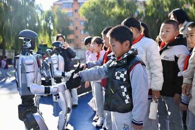 北京首批AI應(yīng)用場景標桿校公布，50所大中小學(xué)入選