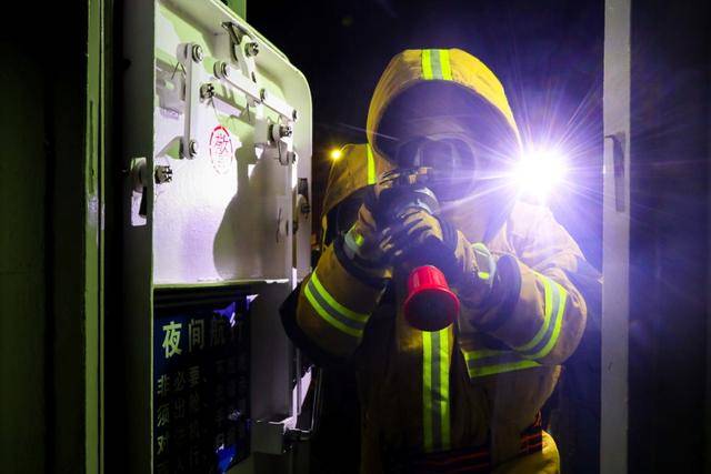 東部戰(zhàn)區(qū)：快速鎖定跟蹤，開火！