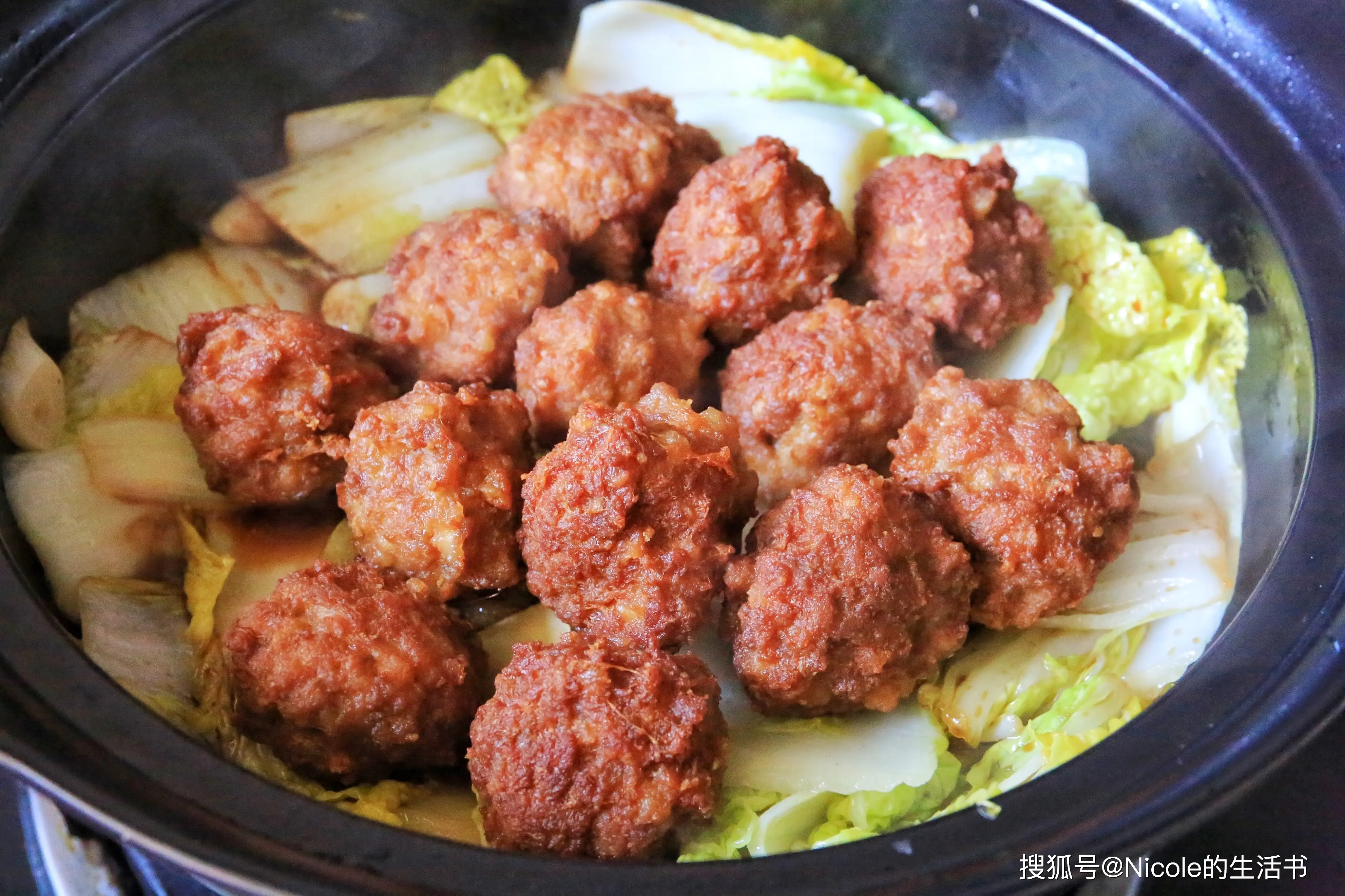 原創(chuàng)帶來無限暖意的秋冬美食：砂鍋白菜丸子煲