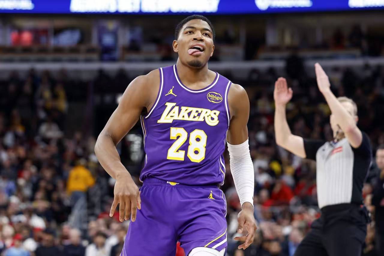 原創(chuàng)NBA一夜！字母哥確定離隊，湖人4人擺貨架，火箭一人賽季報銷