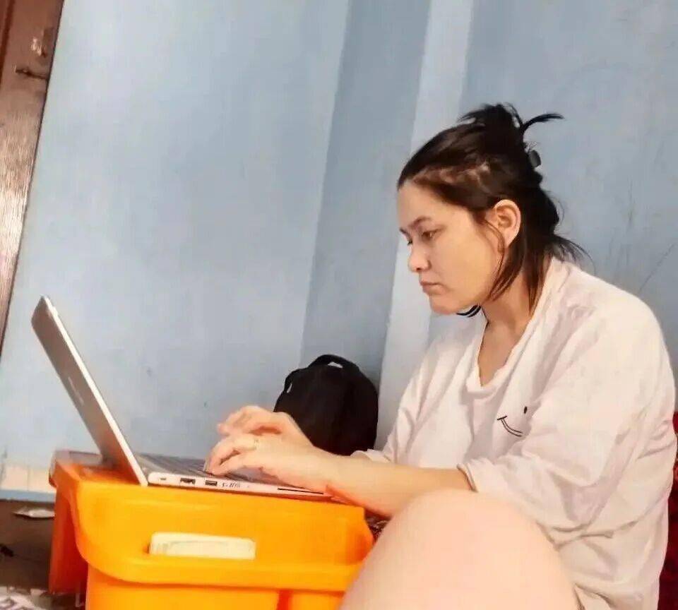 當(dāng)阿富汗女性被禁止讀書，中國女性選擇回應(yīng)！