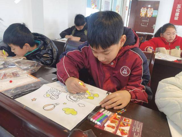 童心向黨繪未來，馬欄山社區(qū)開展紅色主題教育實踐