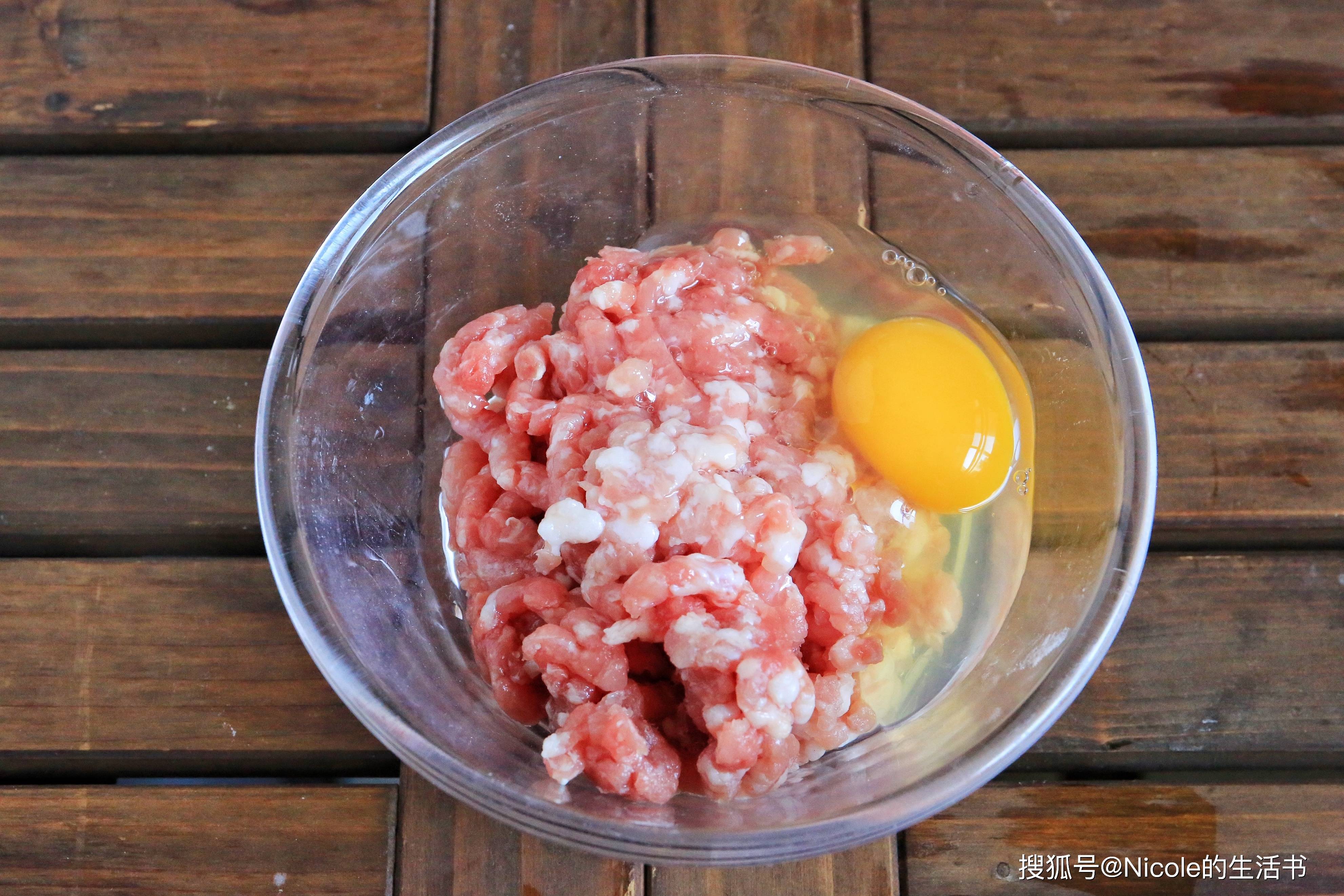 原創(chuàng)帶來無限暖意的秋冬美食：砂鍋白菜丸子煲