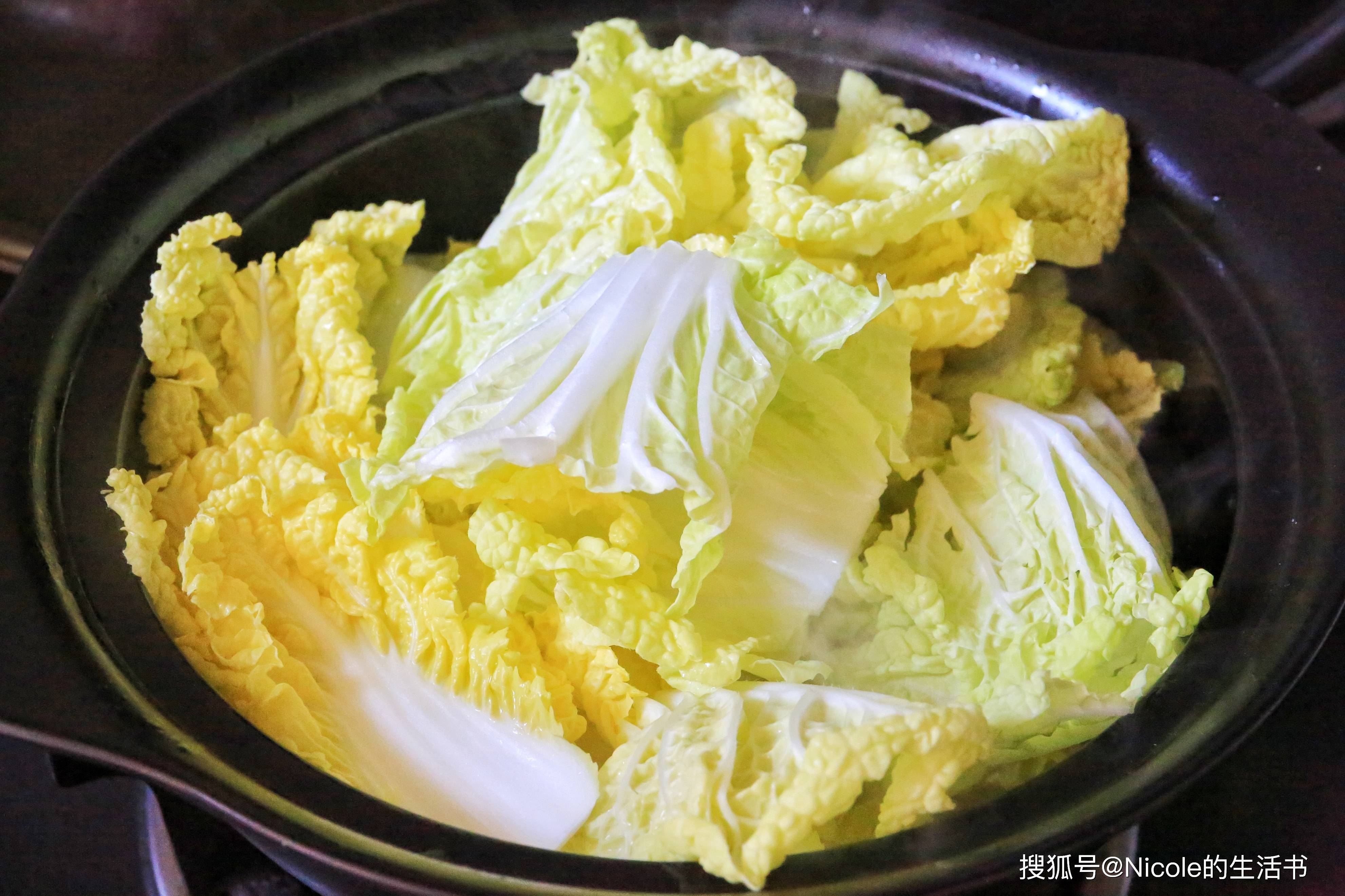 原創(chuàng)帶來無限暖意的秋冬美食：砂鍋白菜丸子煲