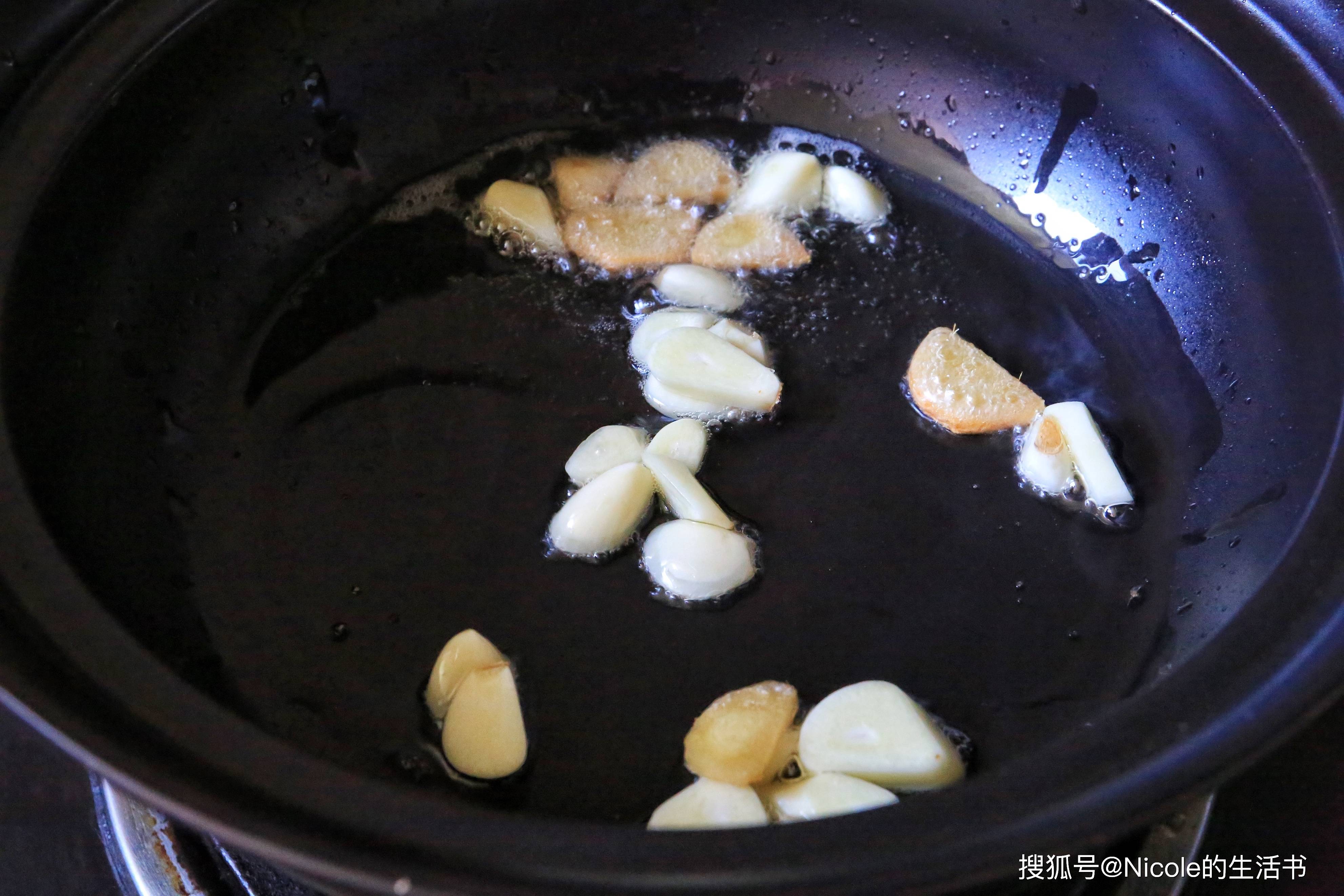 原創(chuàng)帶來無限暖意的秋冬美食：砂鍋白菜丸子煲