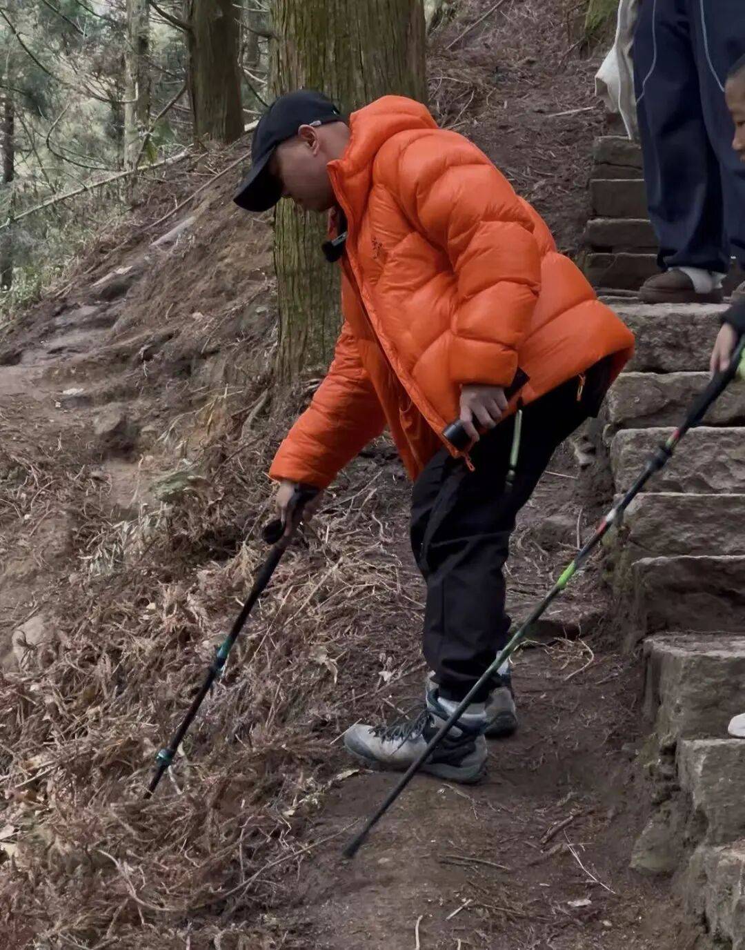 在衡山丟失金牌的游客已回廣西，撿拾者不上交會承擔法律責任嗎？律師答疑→