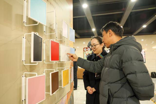 邂逅千年色彩和濃郁書香，中國傳統(tǒng)色彩展驚艷亮相16號(hào)線國家圖書館站