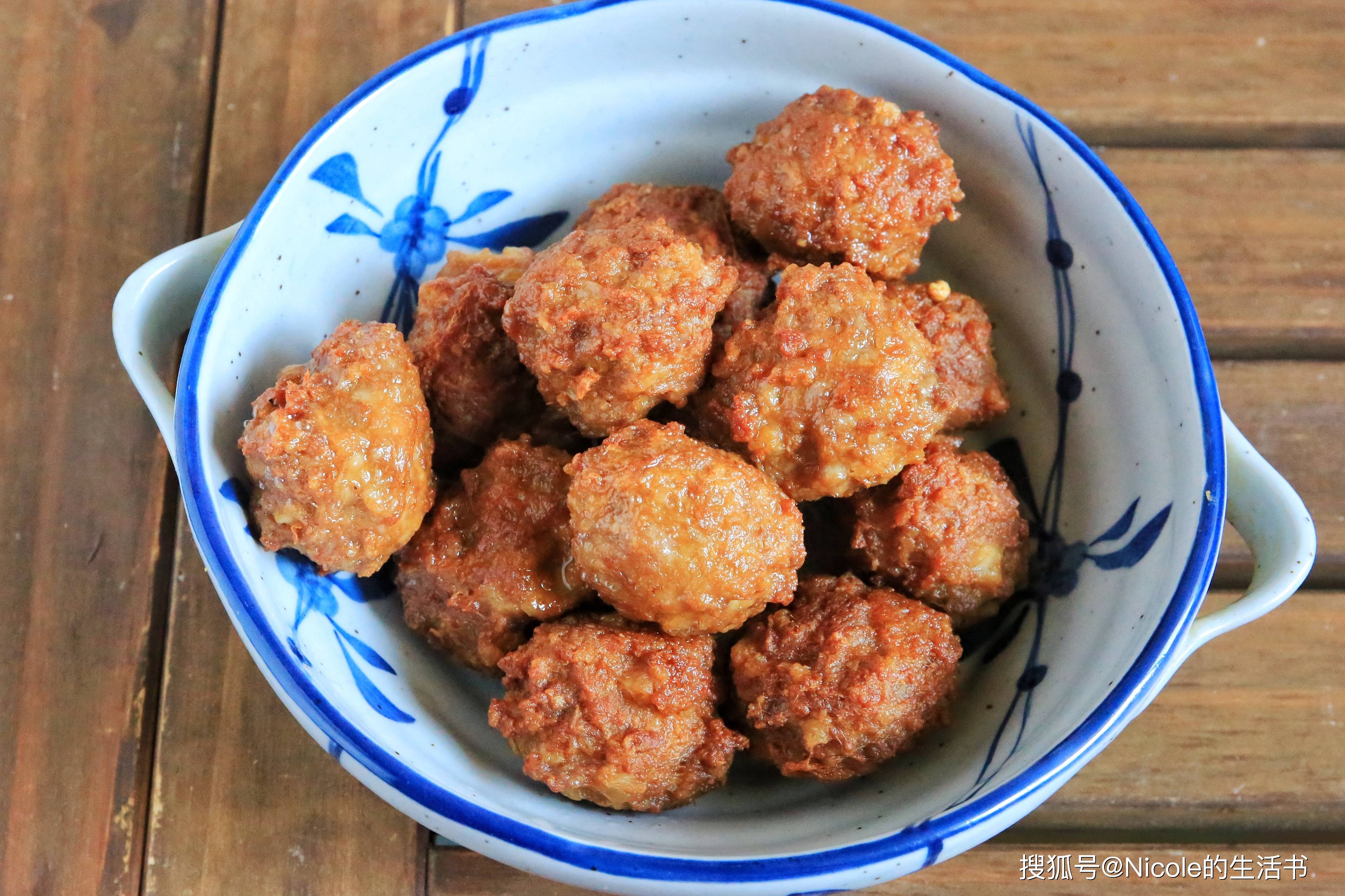 原創(chuàng)帶來無限暖意的秋冬美食：砂鍋白菜丸子煲