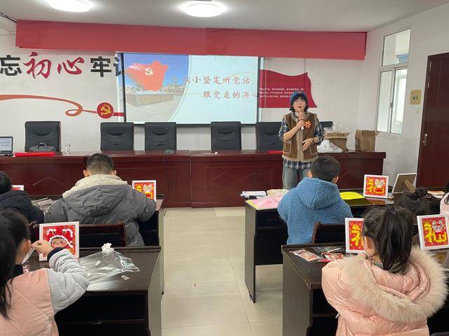 童心向黨繪未來，馬欄山社區(qū)開展紅色主題教育實踐